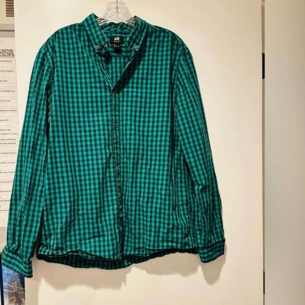 H&M Green Checkered Casual Button Down Shirt, Size Large